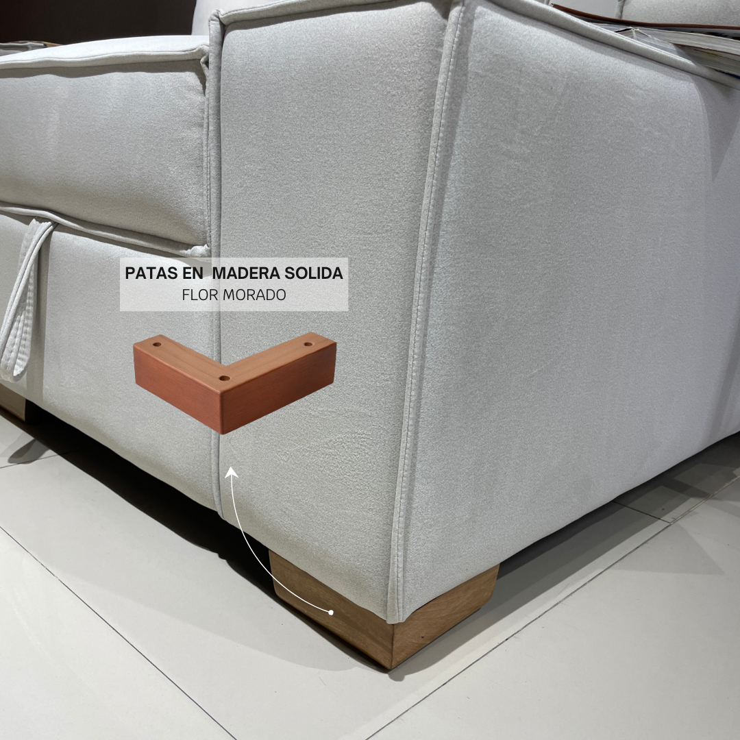 Detalle de la pata en madera sólida de la sala cama Alemán.