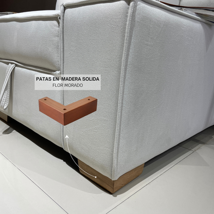 Detalle de la pata en madera sólida de la sala cama Alemán.