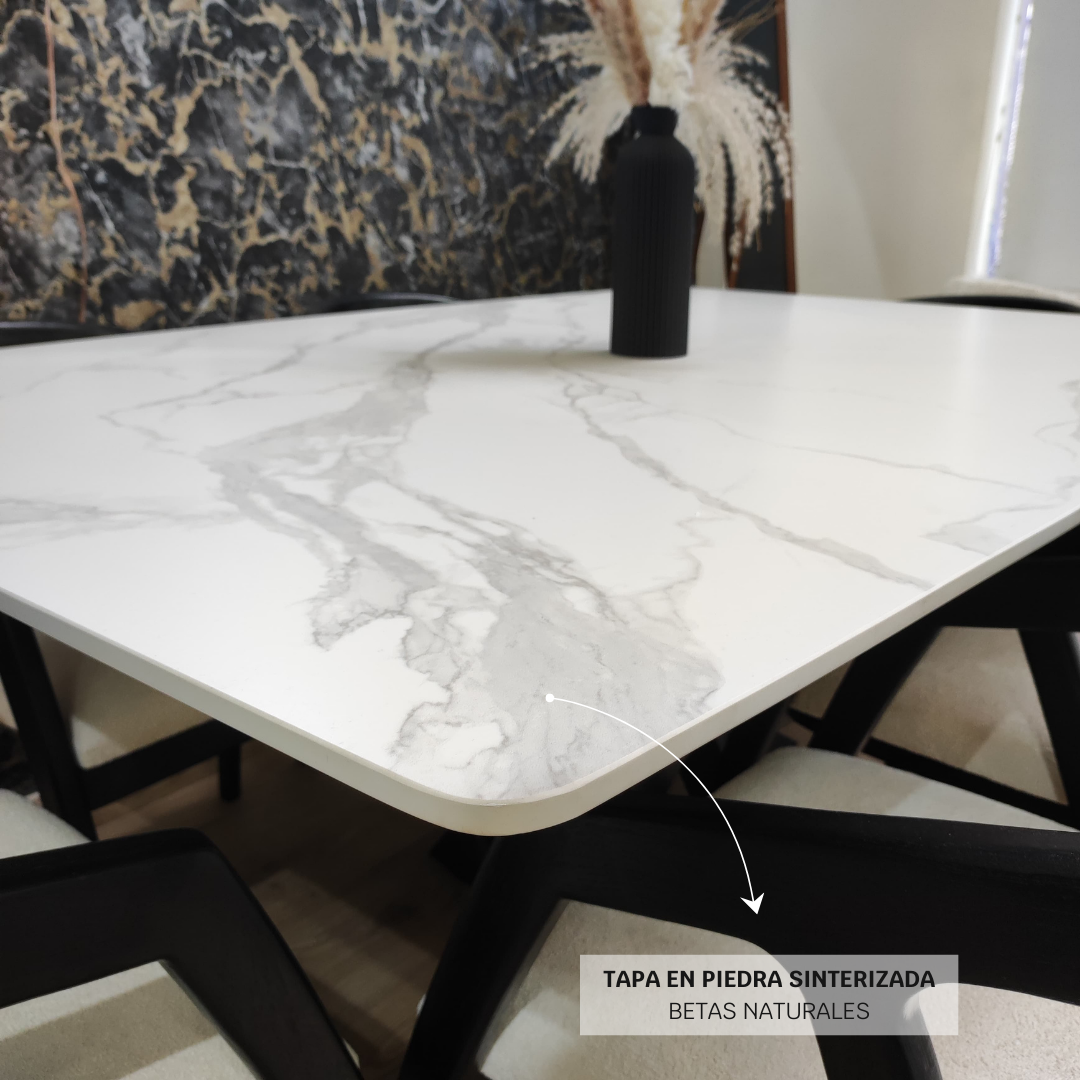 Detalle de tapa en piedra sinterizada del comedor Alaska de 4 puestos con sillas en madera oscura
