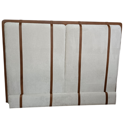 Cama Tapizada en Bouclé con Correas de Cuero – 1.60 x 1.90 m
