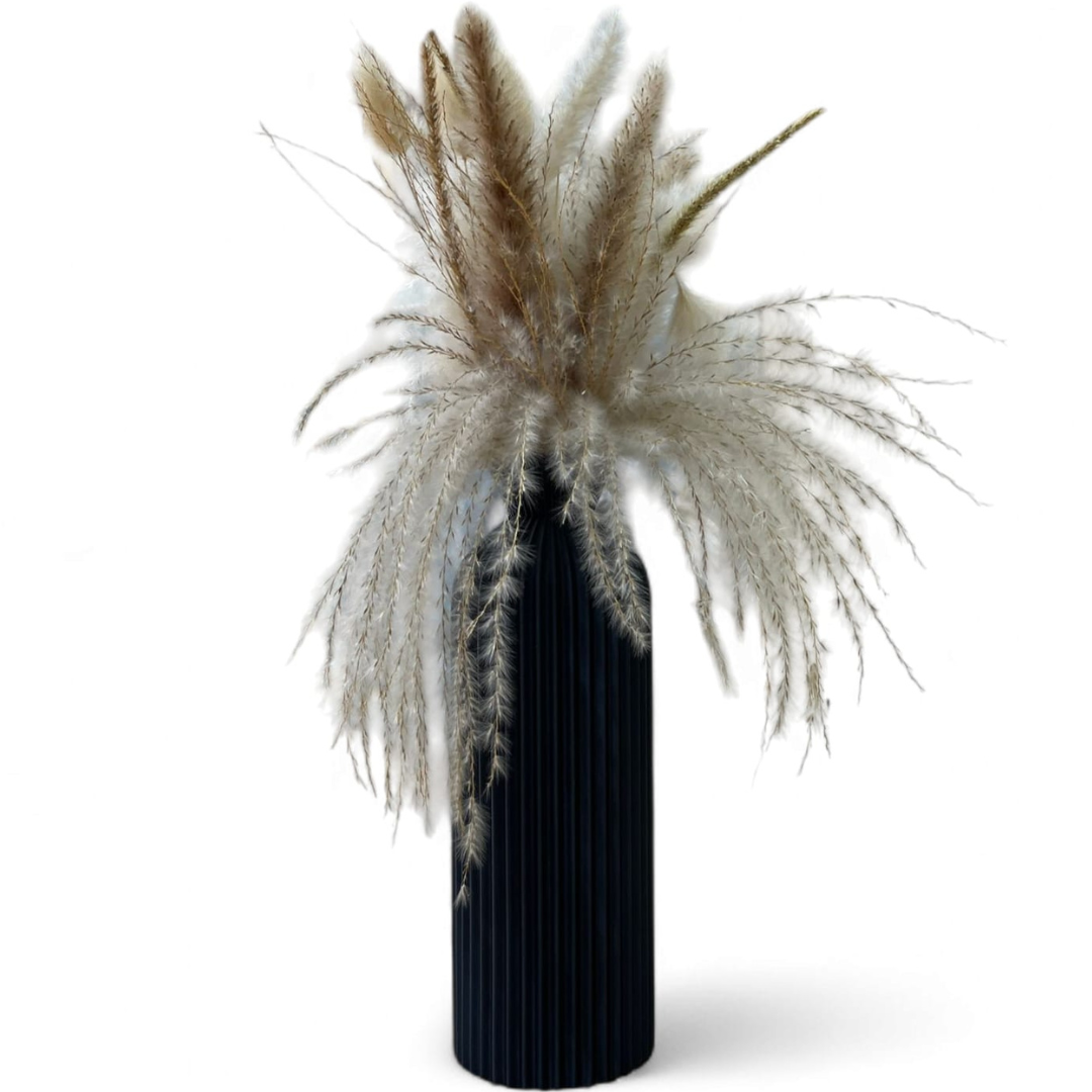 Centro de mesa con jarrón negro mate y pampas beige estilo Boho Chic