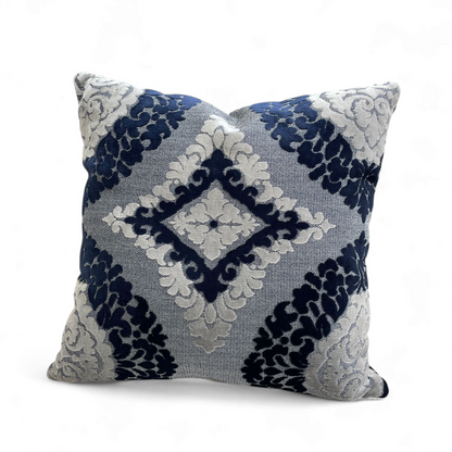 Cojín decorativo cuadrado 45x45 cm en tela bouclé diseño colombiano.